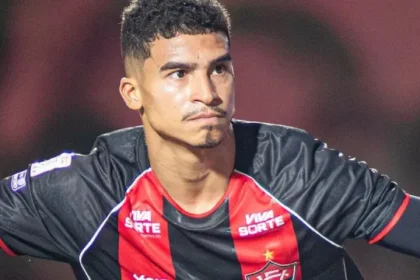 vitoria-resolve-pelo-alto,-respira-na-luta-contra-o-z4-e-afunda-o-gremio