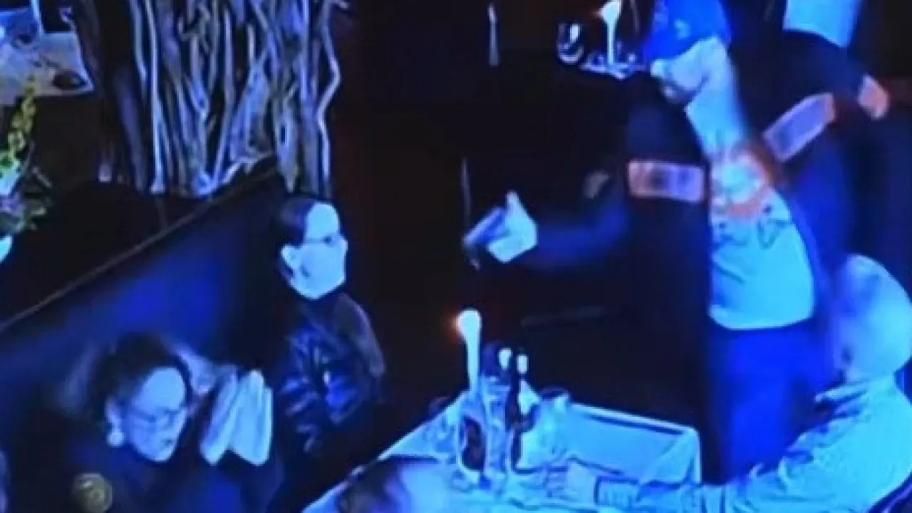 homem-invade-restaurante-e-tentar-matar-ex;-funcionarios-impediram-crime