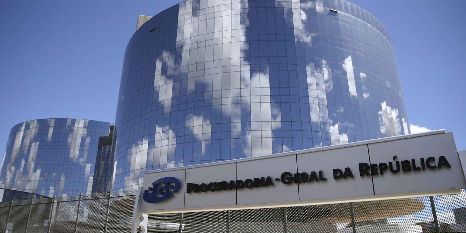 associacao-de-procuradores-pede-moderacao-diante-de-crise-no-stf