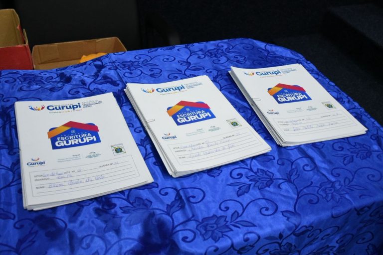 prefeitura-de-gurupi-entrega-nesta-quinta-feira-42-titulos-de-regularizacao-fundiaria-e-ultrapassa-1,5-mil-familias-beneficiadas
