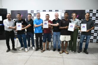 gurupi-avanca-na-regularizacao-fundiaria-com-entrega-de-titulos-a-42-familias