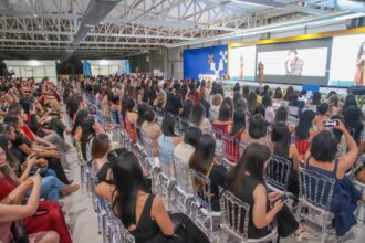 mais-de-400-mulheres-empreendedoras-participam-de-palestra-com-cintia-chagas-no-centro-de-convencoes-de-araguaina