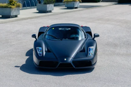 ferrari-enzo-unico-no-mundo-vai-a-leilao-apos-passar-por-familia-real