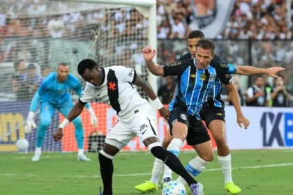 ameacados-pelo-rebaixamento,-gremio-e-vasco-fazem-confronto-direto-pelo-brasileirao