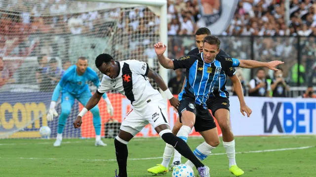 ameacados-pelo-rebaixamento,-gremio-e-vasco-fazem-confronto-direto-pelo-brasileirao