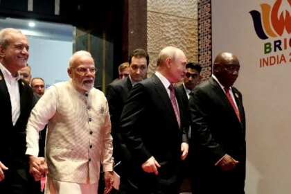 com-ira-e-emirados-arabes-no-bloco,-brics-pede-calma-no-oriente-medio