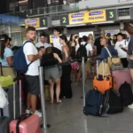 vulcao-etna-entra-em-atividade-e-aeroporto-de-catania-suspende-chegadas