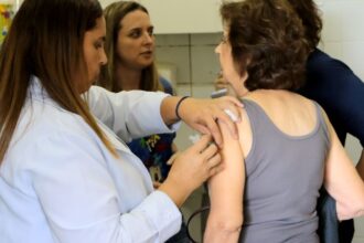 sus-amplia-cobertura-da-vacina-pneumo-20-para-maiores-de-85-anos