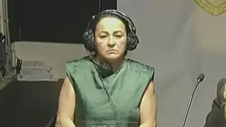 mulher-joga-fezes-em-vizinha-por-suspeita-de-traicao-e-e-presa