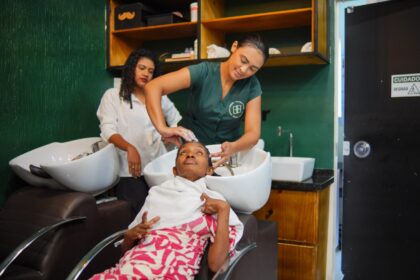 assistidas-do-centro-dia-de-araguaina-tem-spa-day-ofertado-por-salao-de-beleza