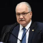fachin-suspende-sessao-no-stf-com-ministros-rachados-e-sem-decidir-casos-moraes-e-mendonca
