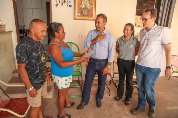 prefeitura-de-araguaina-entrega-27-titulos-definitivos-de-imoveis-a-familias-dos-setores-jardim-paulista-e-jardim-das-palmeiras