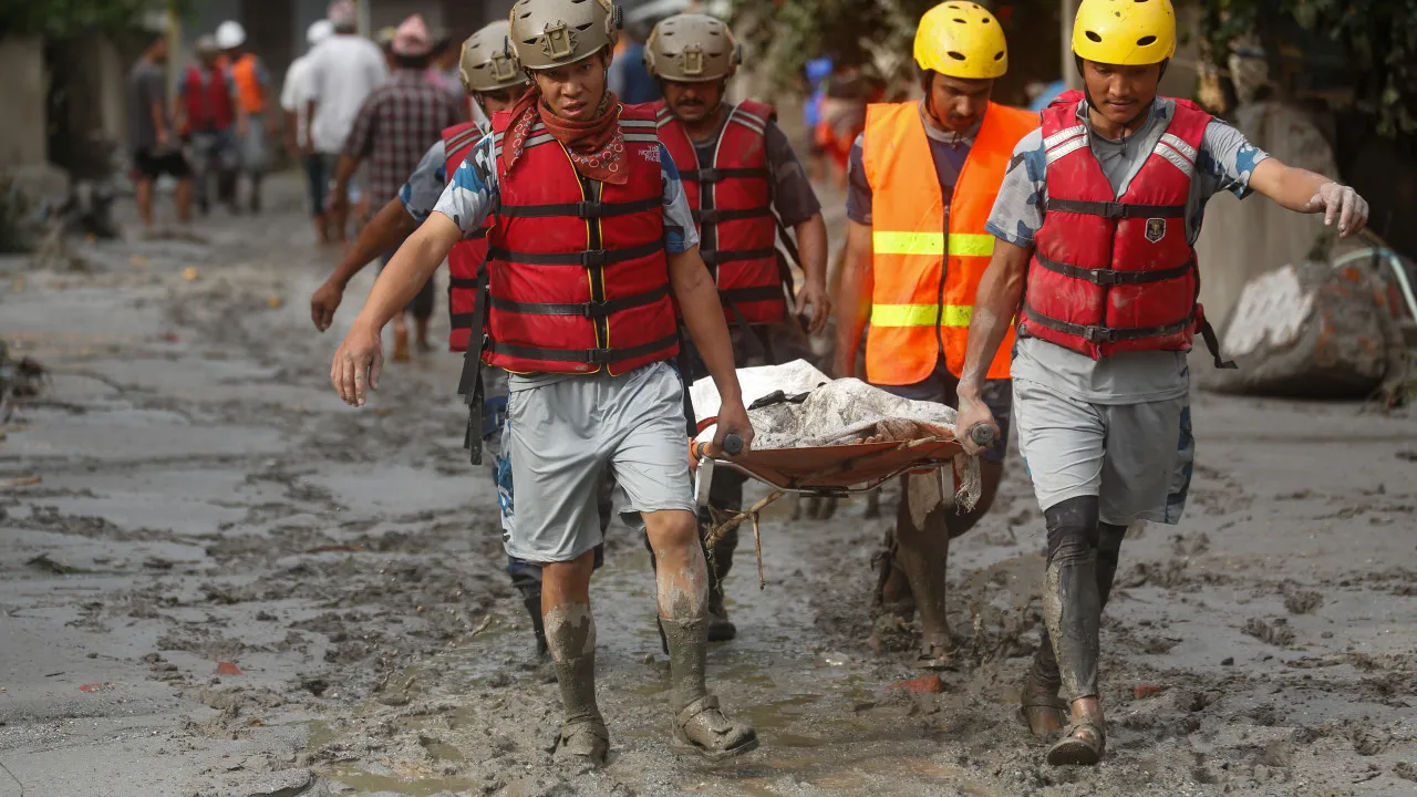mais-de-6.000-seguem-desaparecidos-no-nepal,-e-a-maioria-dos-corpos-nao-foi-retirada