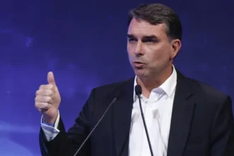 flavio-usou-em-campanha-imovel-de-advogado-alvo-de-buscas-da-pf-no-caso-inss,-diz-revista