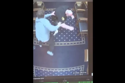 condenado-escapa-de-algemas-e-tenta-fugir-de-tribunal-nos-eua;-video
