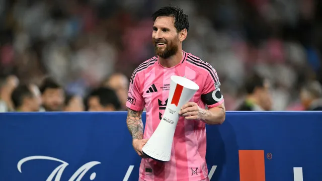 messi-decide-titulo-aos-39-e-ganha-campanha-por-outra-nova-bola-de-ouro