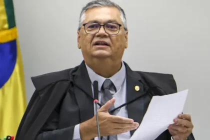 dino-manda-pf-investigar-relacao-de-vorcaro-com-cemiterios-em-sp