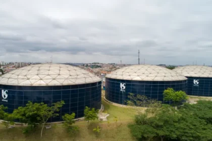 sabesp-e-multada-em-r$-29,9-mi-por-falhas-em-estacoes-de-esgoto-e-descumprir-prazos-de-obras