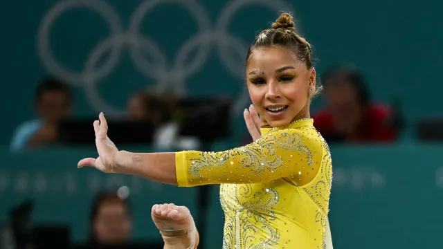 flavia-saraiva-e-ouro-nas-barras-assimetricas-em-etapa-da-copa-do-mundo