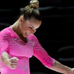 flavia-saraiva-e-ouro-nas-assimetricas-da-copa-do-mundo de-ginastica