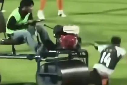jogador-ingles-e-atropelado-em-pleno-gramado;-imagens-chocam