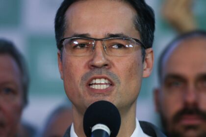 maioria-do-tse-mantem-suspensao-da-campanha-de-deltan-ao-senado