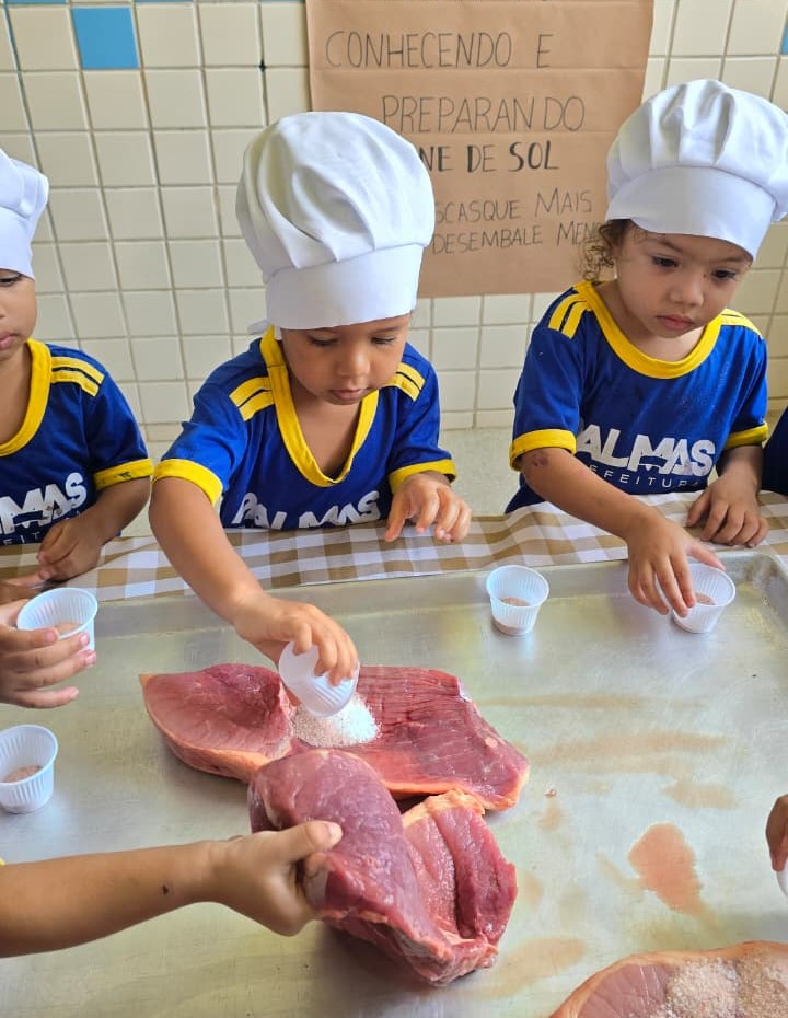 alunos-do-cmei-sementinhas-do-saber-produzem-pacoca-de-carne-de-sol-em-projeto-de-alimentacao-saudavel