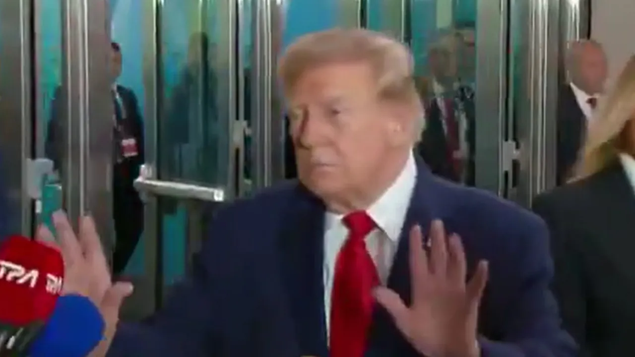 donald-trump-repreende-reporter-da-cnn:-“nao-deveria-estar-aqui”