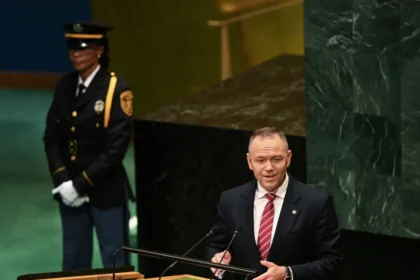 polonia-diz-querer-evitar-guerra-com-russia-e-acusa-kremlin-de-ameacas