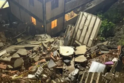 predio-de-tres-andares-desaba-na-zona-sul-do-rio