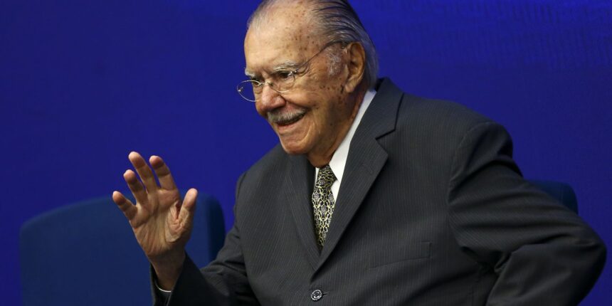 sarney-e-internado-no-sirio-libanes-para-tratar-pneumonia