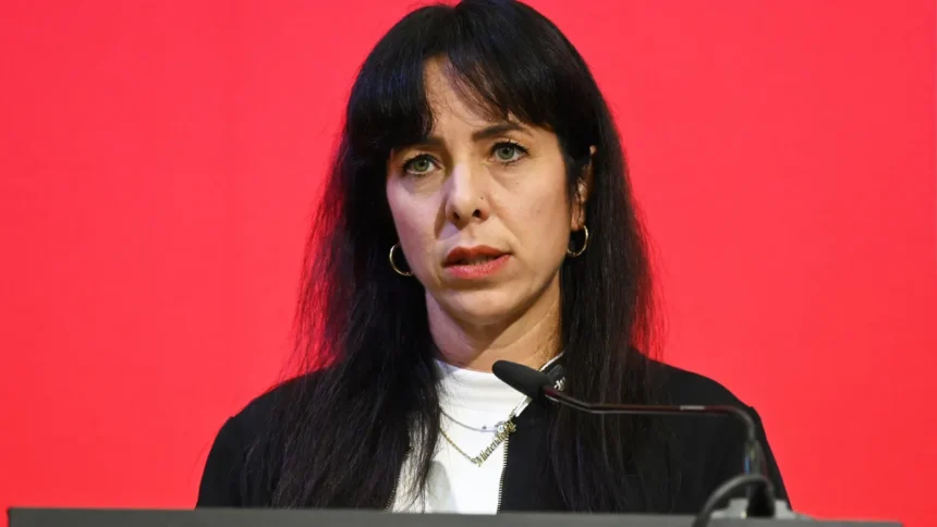 prefeita-eleita-‘inquilina’-que-fala-turco-assusta-establishment-em-berlim