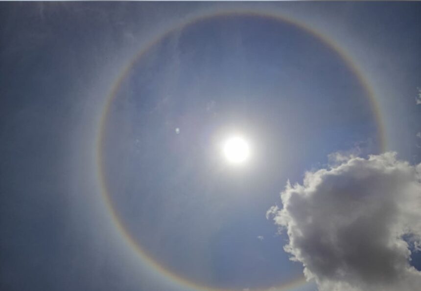 anel-colorido-ao-redor-do-sol-chama-atencao-no-interior-do-tocantins;-entenda-o-fenomeno