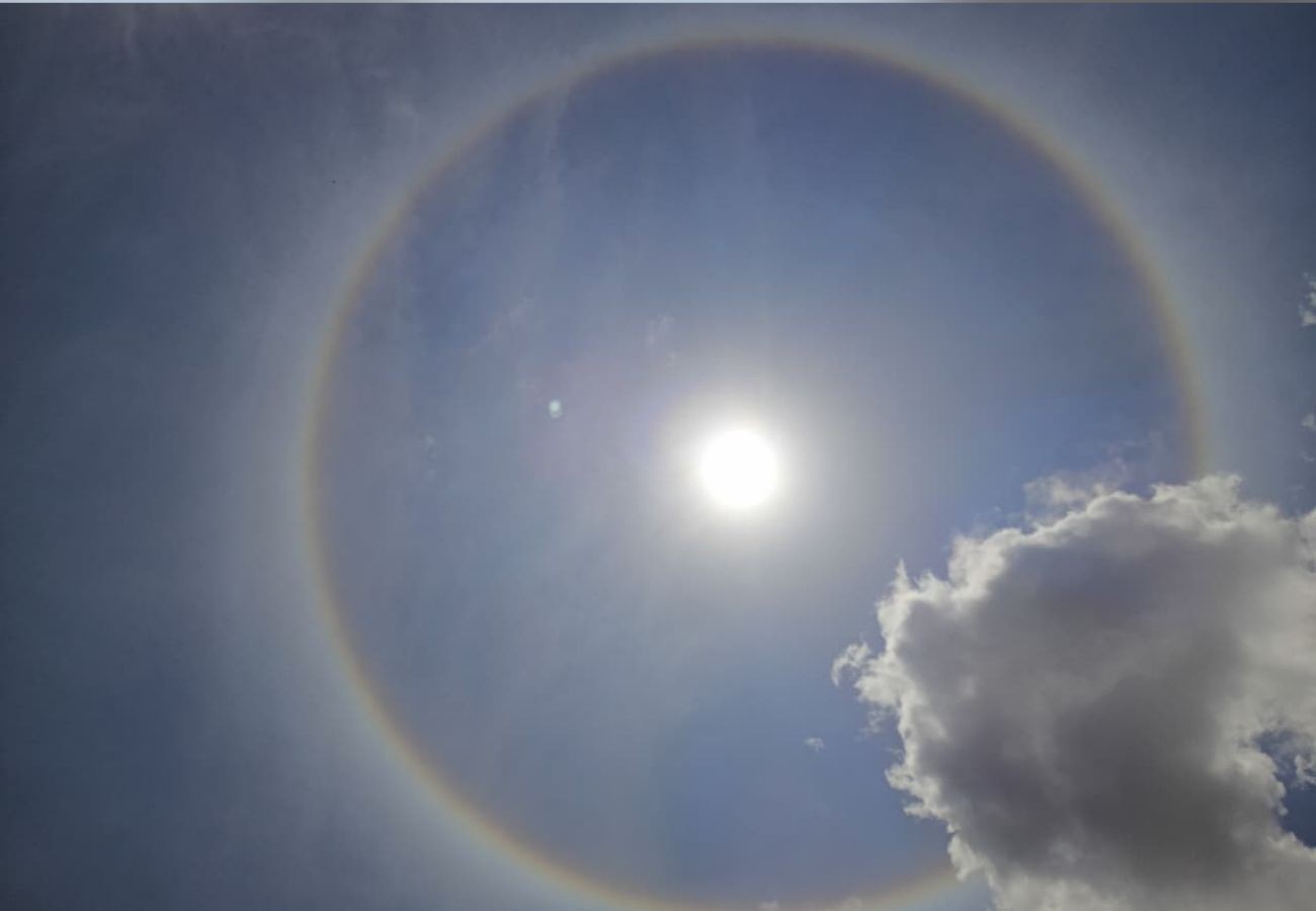 anel-colorido-ao-redor-do-sol-chama-atencao-no-interior-do-tocantins;-entenda-o-fenomeno