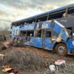 mae-e-filha-do-to-estao-entre-vitimas-de-acidente-com-onibus-na-bahia;-crianca-morreu