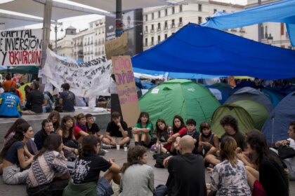protestos-em-madri-entram-no-3o-dia-apos-despejo-de-aposentada