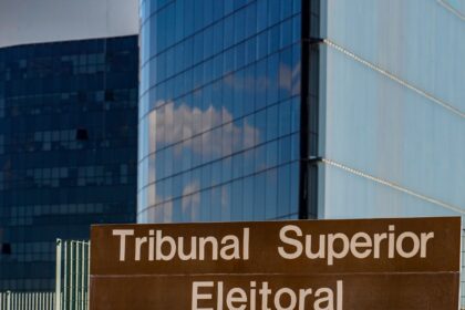 tse-recebeu-mais-de-50-mil-denuncias-de-propaganda-irregular