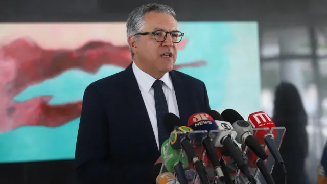 ministro-da-saude-preve-caneta-emagrecedora-no-sus-para-‘milhoes’-e-custo-de-r$-1,5-bi-por-ano