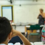 investimento-por-aluno-no-brasil-e-de-1/3-da-media-dos-paises-da-ocde