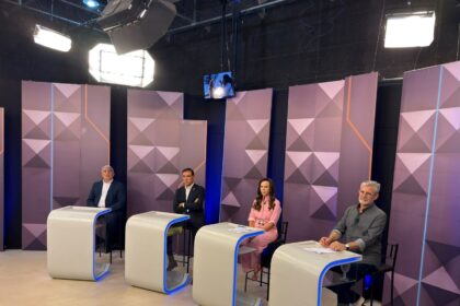 debate-ao-governo-do-to-e-marcado-por-confrontos-e-propostas-para-saude,-seguranca-e-combate-a-corrupcao