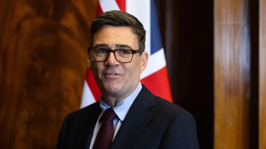 reino-unido-pode-voltar-a-uniao-europeia,-admite-premie-andy-burnham
