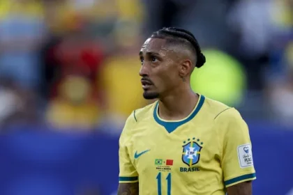 raphinha-e-cortado-da-selecao-brasileira-apos-lesao-na-coxa