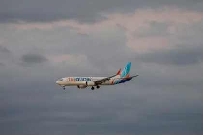 ‘absolutamente-assustador’,-dizem-passageiros-de-voo-da-flydubai-que-ia-a-israel