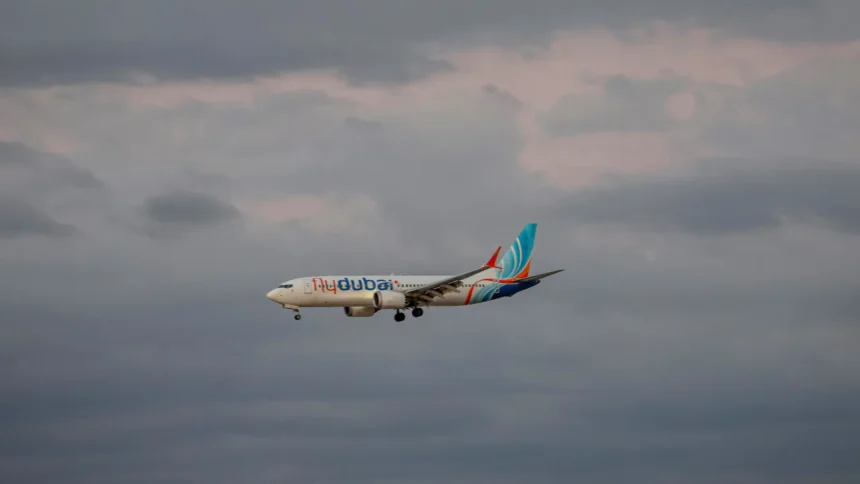 ‘absolutamente-assustador’,-dizem-passageiros-de-voo-da-flydubai-que-ia-a-israel