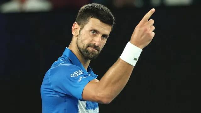 djokovic-volta-a-vencer,-mantem-invencibilidade-na-china,-e-admite-cansaco