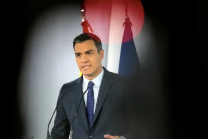 desgastado,-premie-da-espanha-tenta-fazer-de-protestos-por-habitacao-uma-vitoria-no-congresso