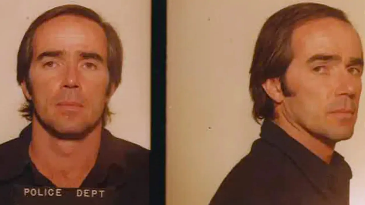 chiclete-nas-costas-de-jovem-ajuda-a-solucionar-crime-apos-47-anos