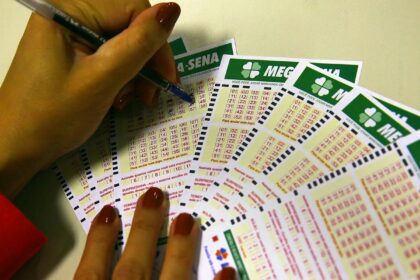 mega-sena-acumula-para-r$-82-milhoes;-confira-os-numeros-sorteados