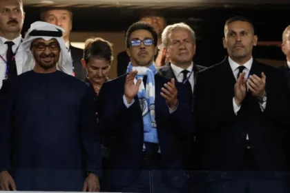 gary-neville-so-ve-“um-castigo-apropriado”-para-o-manchester-city