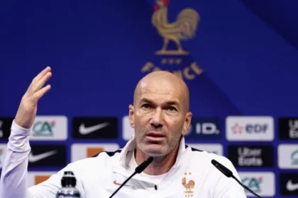 zidane-fala-no-meio-da-‘tempestade’:-“tiro-o-chapeu-a-cristiano-ronaldo”